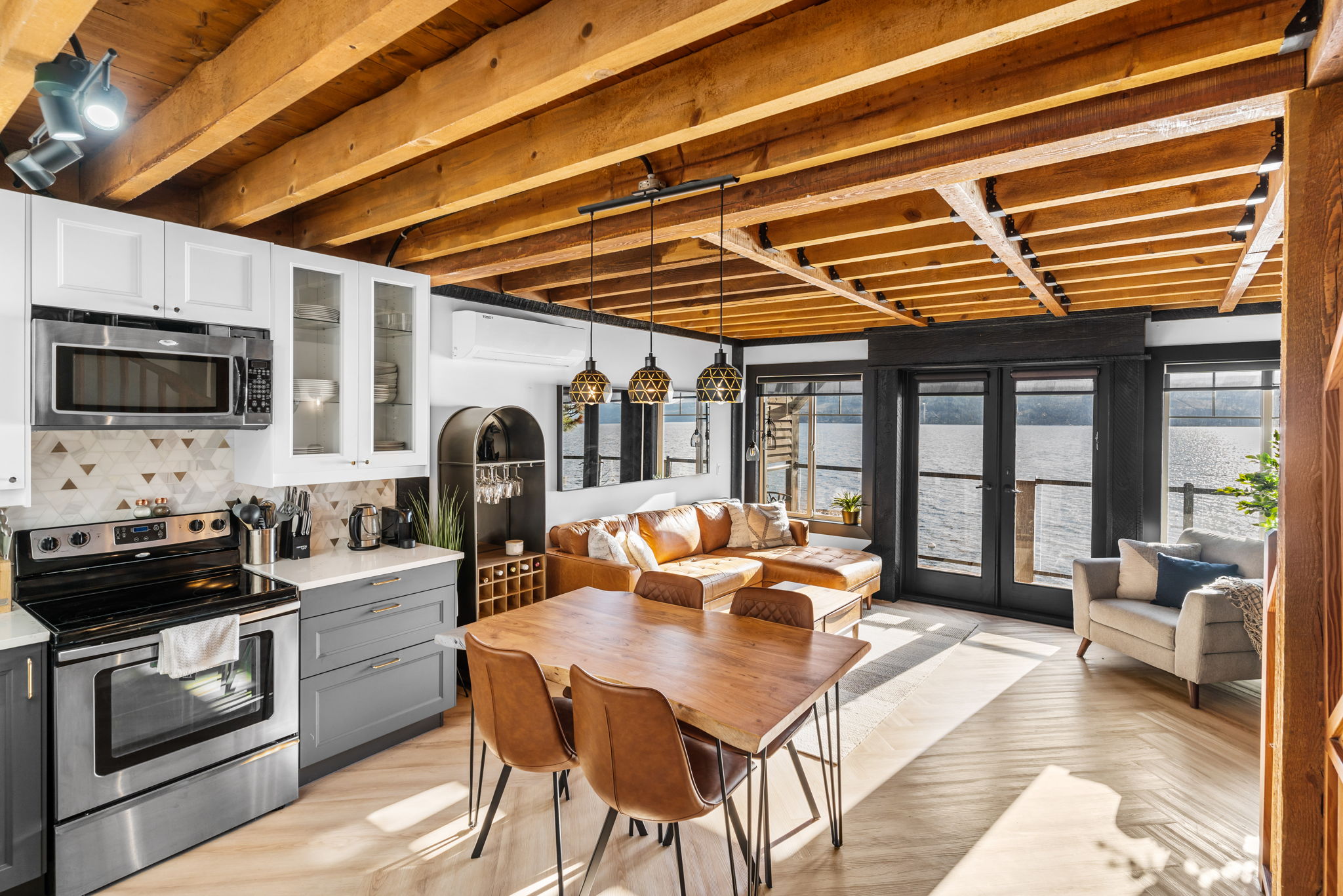 10-web-or-mls-4215 Westside Rd (10)