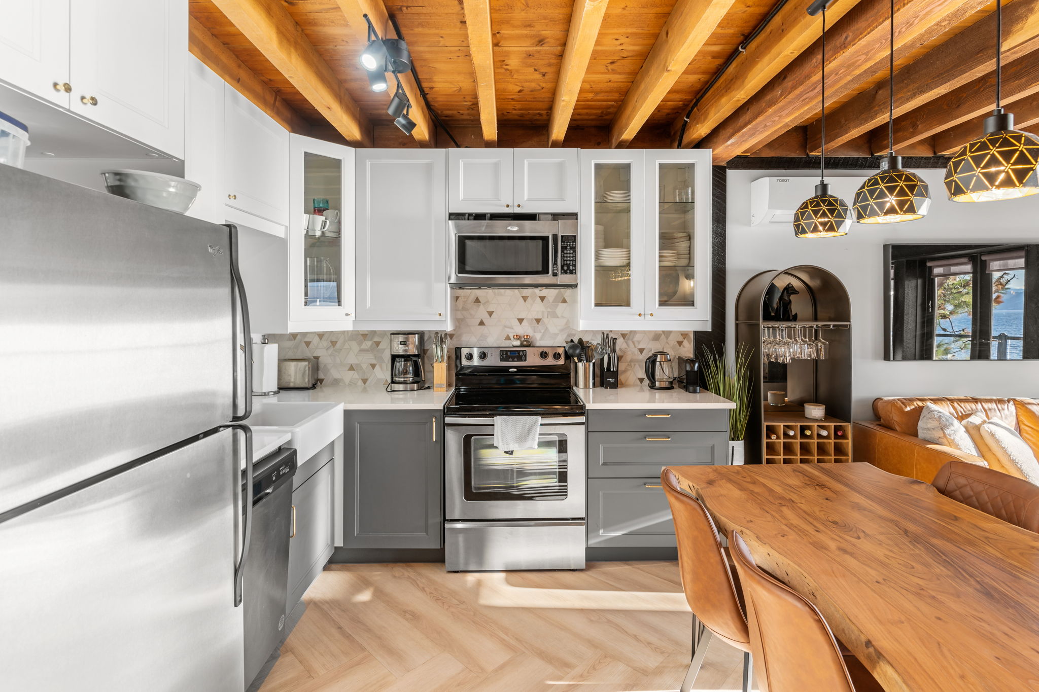 4-web-or-mls-4215 Westside Rd (4)