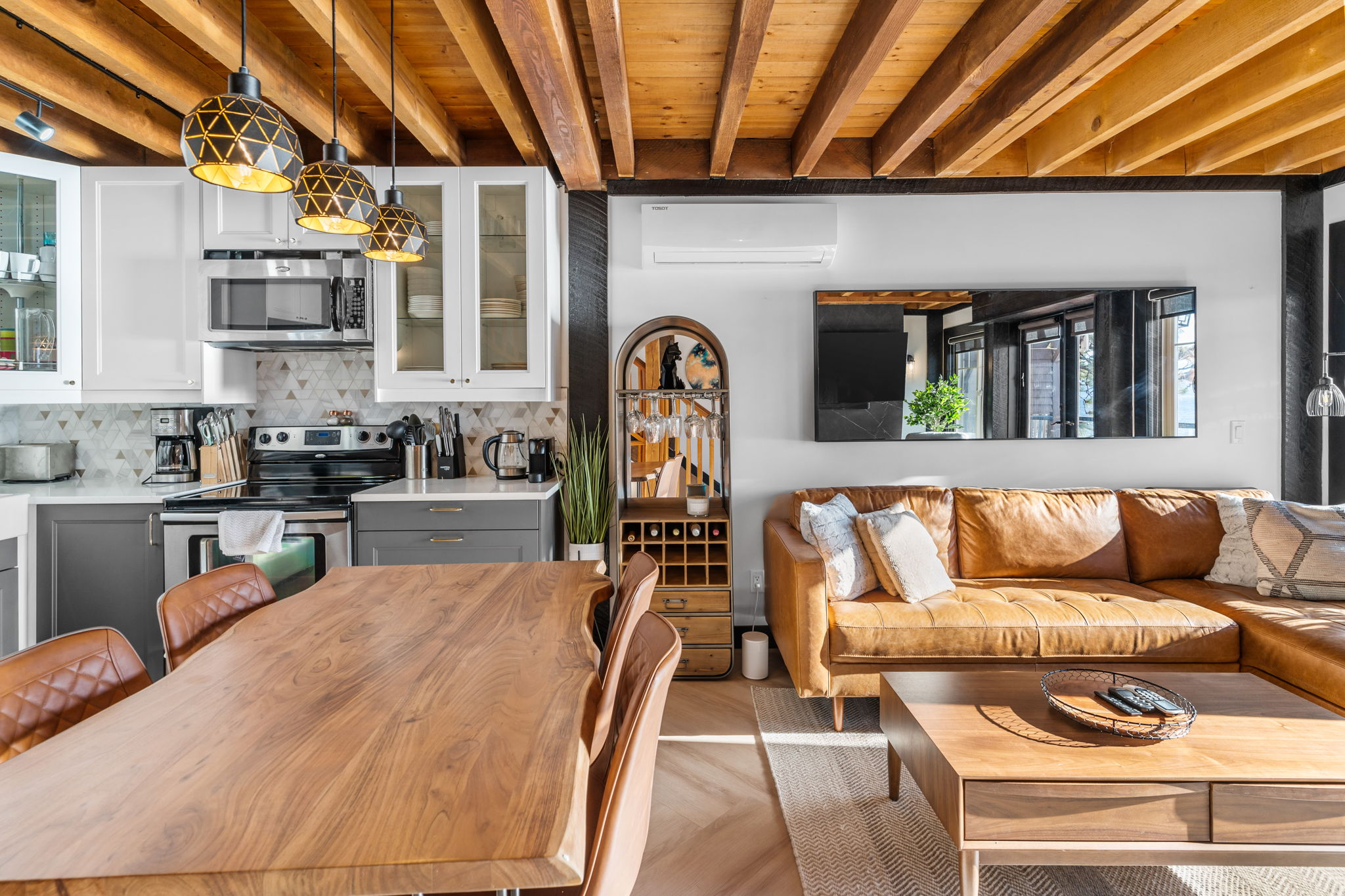 9-web-or-mls-4215 Westside Rd (9)